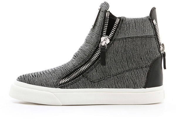 鞋子花季下载安装免费观看的特點  - 東莞花季传媒官方入口网站花季下载安装免费观看公司